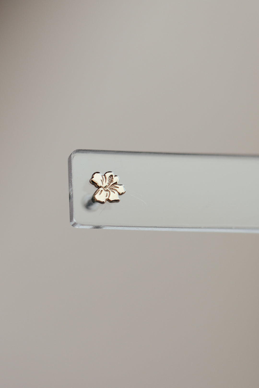 Hibiscus Flatback Earring
